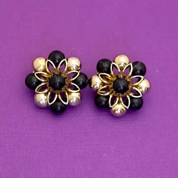 Vintage Black & Gold Tone Intricate Gothic Floral Clip On Earrings by Coro - V24 - Picture 1 of 2
